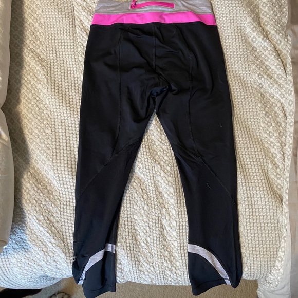 Lululemon leggings size 4 - Picture 2 of 4